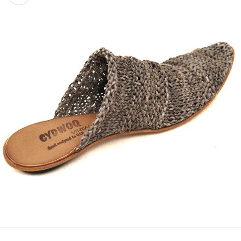 CYDWOQ vintage brand knit mule. Women’s size 40 (10)